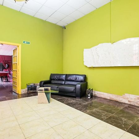 Oyo Hotel Parque Empresarial 阿维莱斯 外观 照片