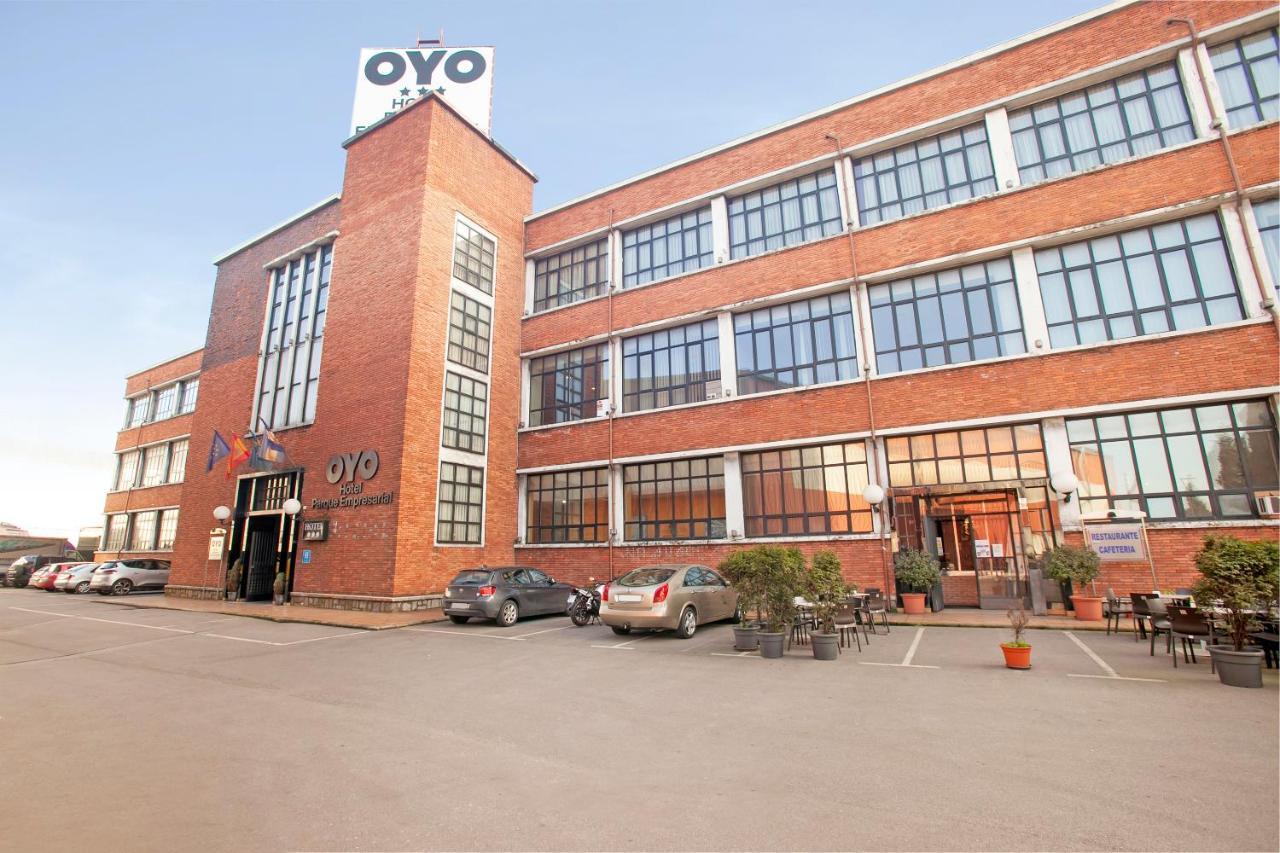 Oyo Hotel Parque Empresarial 阿维莱斯 外观 照片