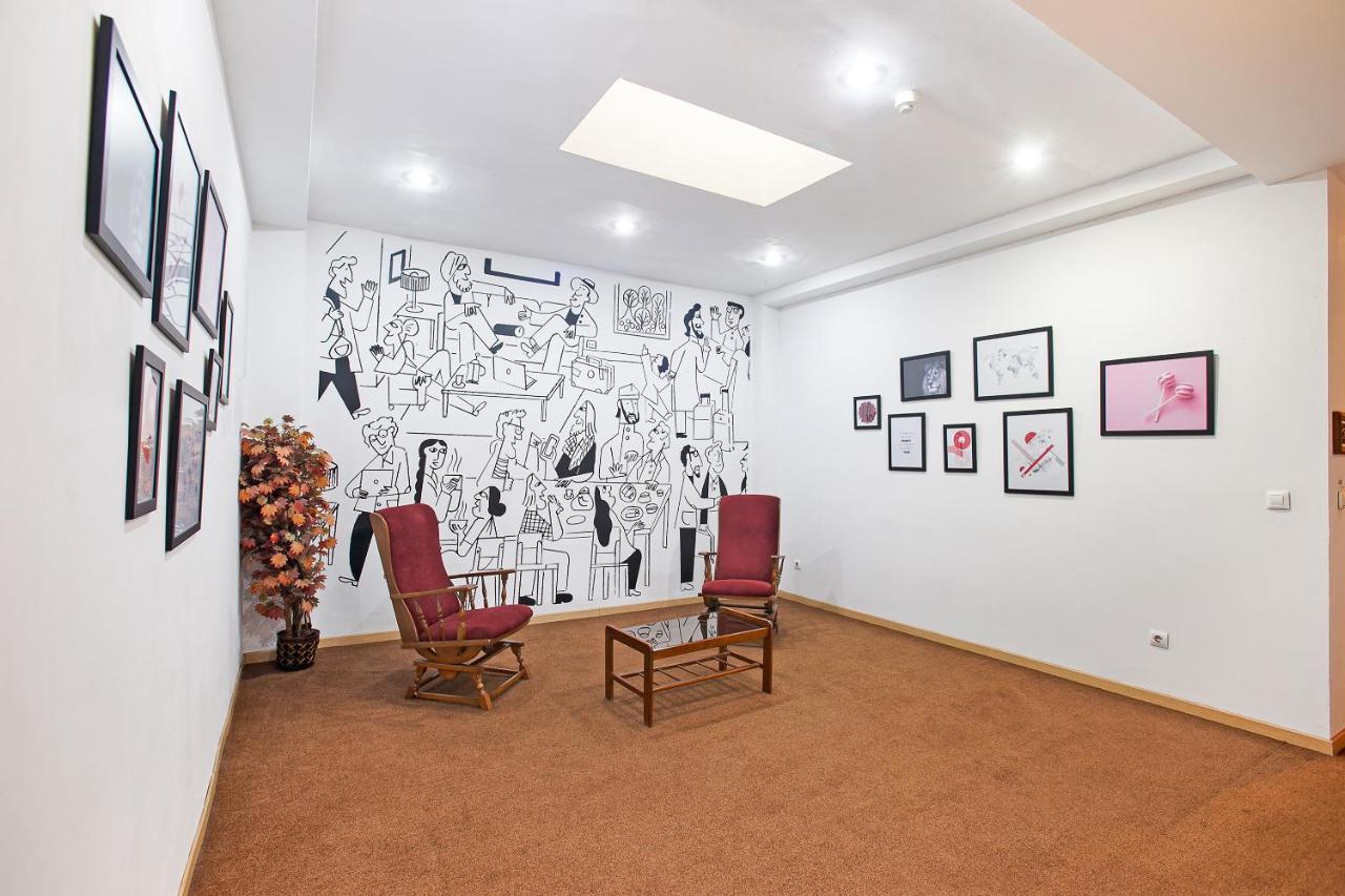 Oyo Hotel Parque Empresarial 阿维莱斯 外观 照片