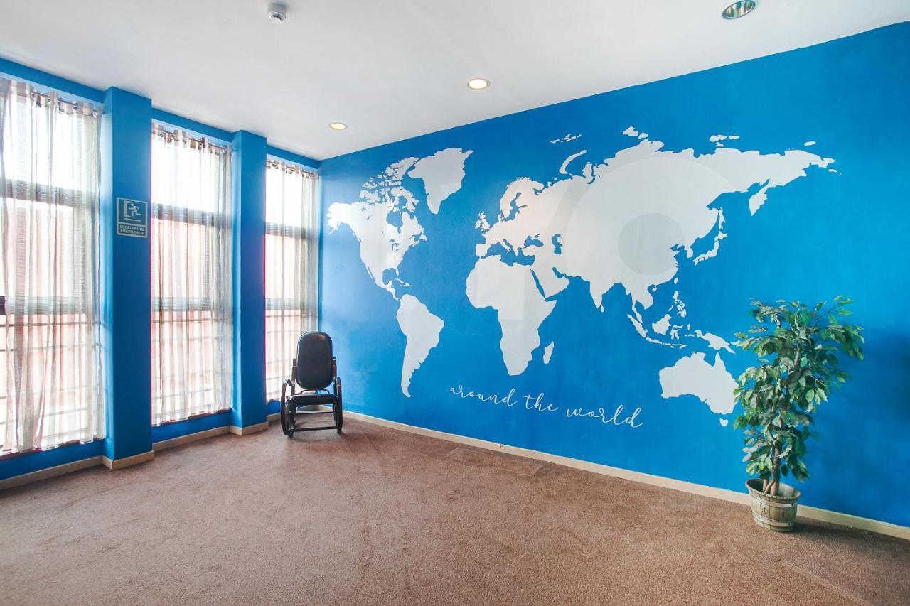 Oyo Hotel Parque Empresarial 阿维莱斯 外观 照片