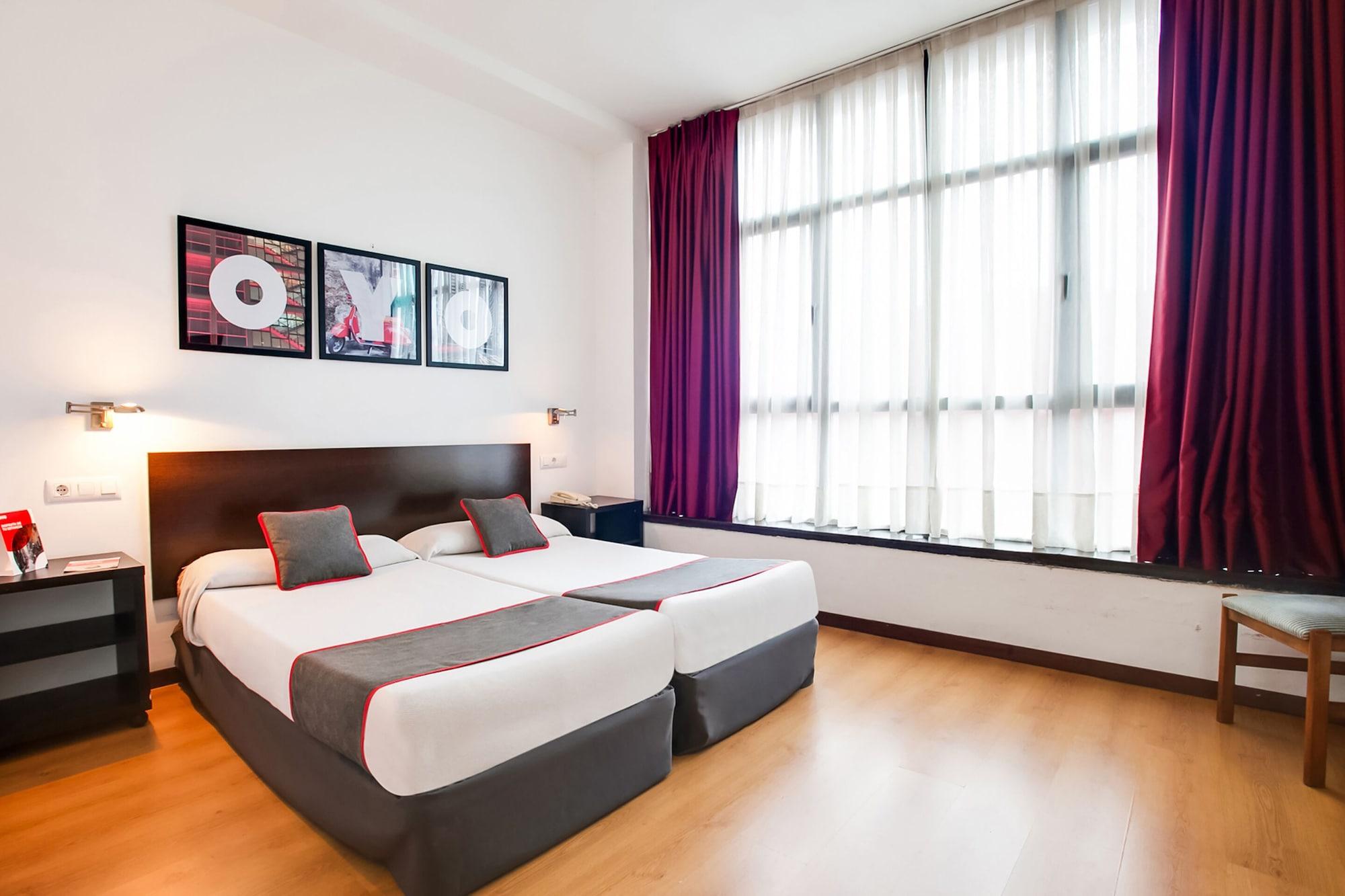 Oyo Hotel Parque Empresarial 阿维莱斯 外观 照片