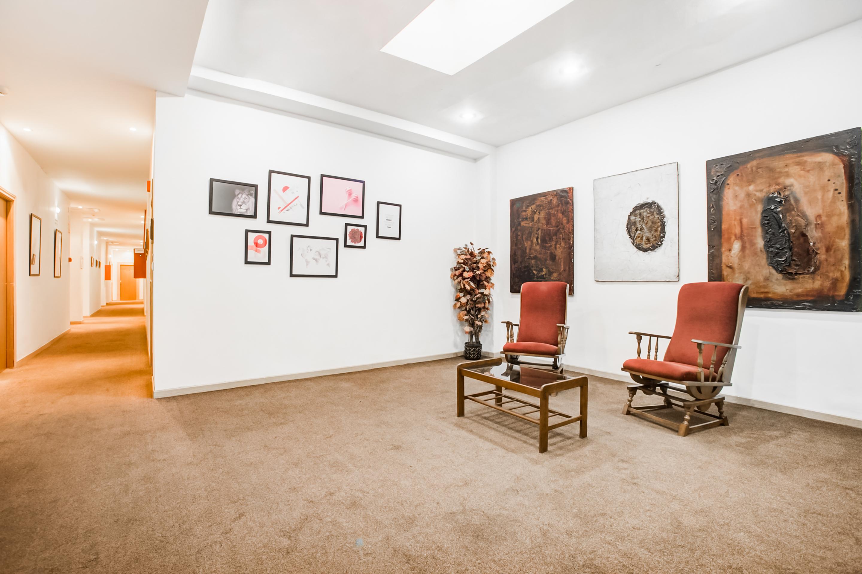 Oyo Hotel Parque Empresarial 阿维莱斯 外观 照片