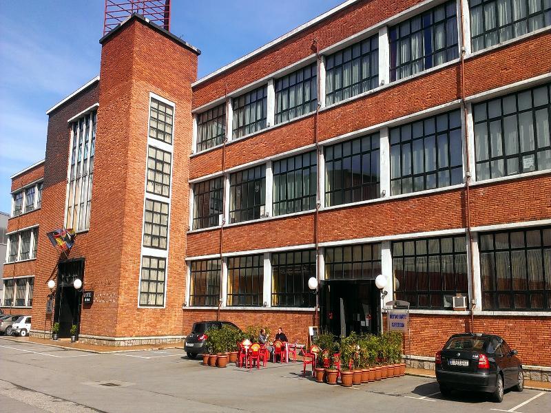 Oyo Hotel Parque Empresarial 阿维莱斯 外观 照片