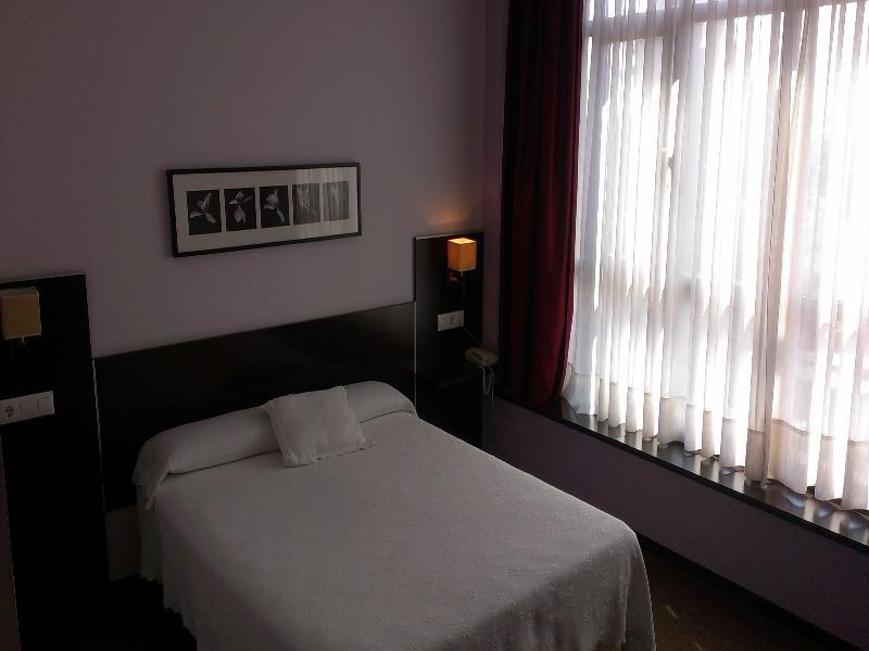 Oyo Hotel Parque Empresarial 阿维莱斯 外观 照片
