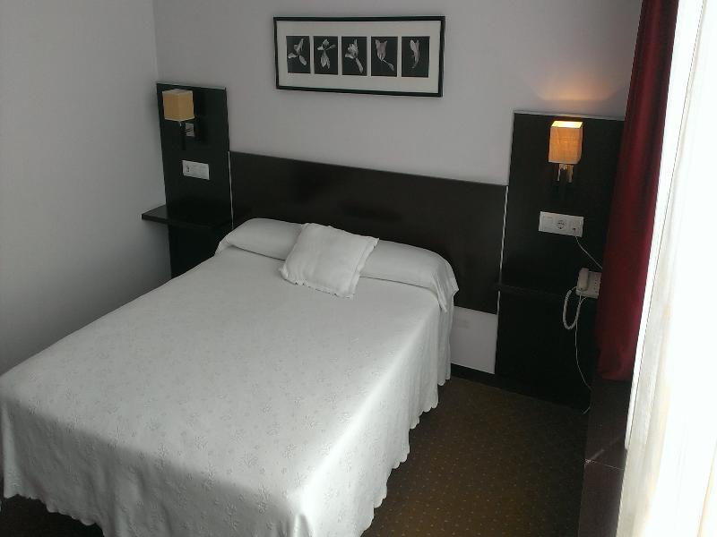 Oyo Hotel Parque Empresarial 阿维莱斯 外观 照片